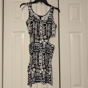 ⭐2 for $6⭐ NWT Aztec pattern side cut outs dress